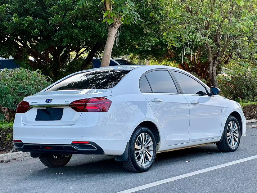 GEELY Emgrand 2019 car image #3