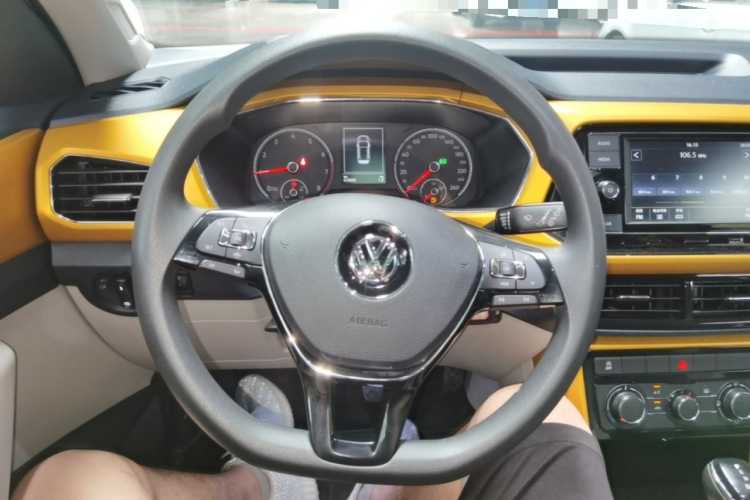 Volkswagen T-Cross 2020 #11 Volkswagen T-Cross 2020 car image #11