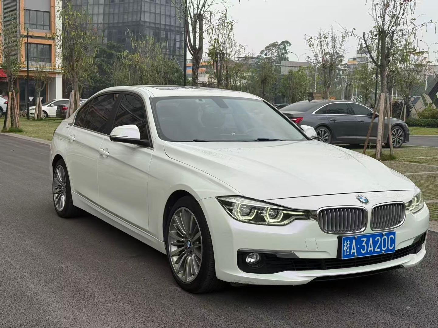 BMW 3 Series 2018 #8 BMW 3 Series 2018 car image #8