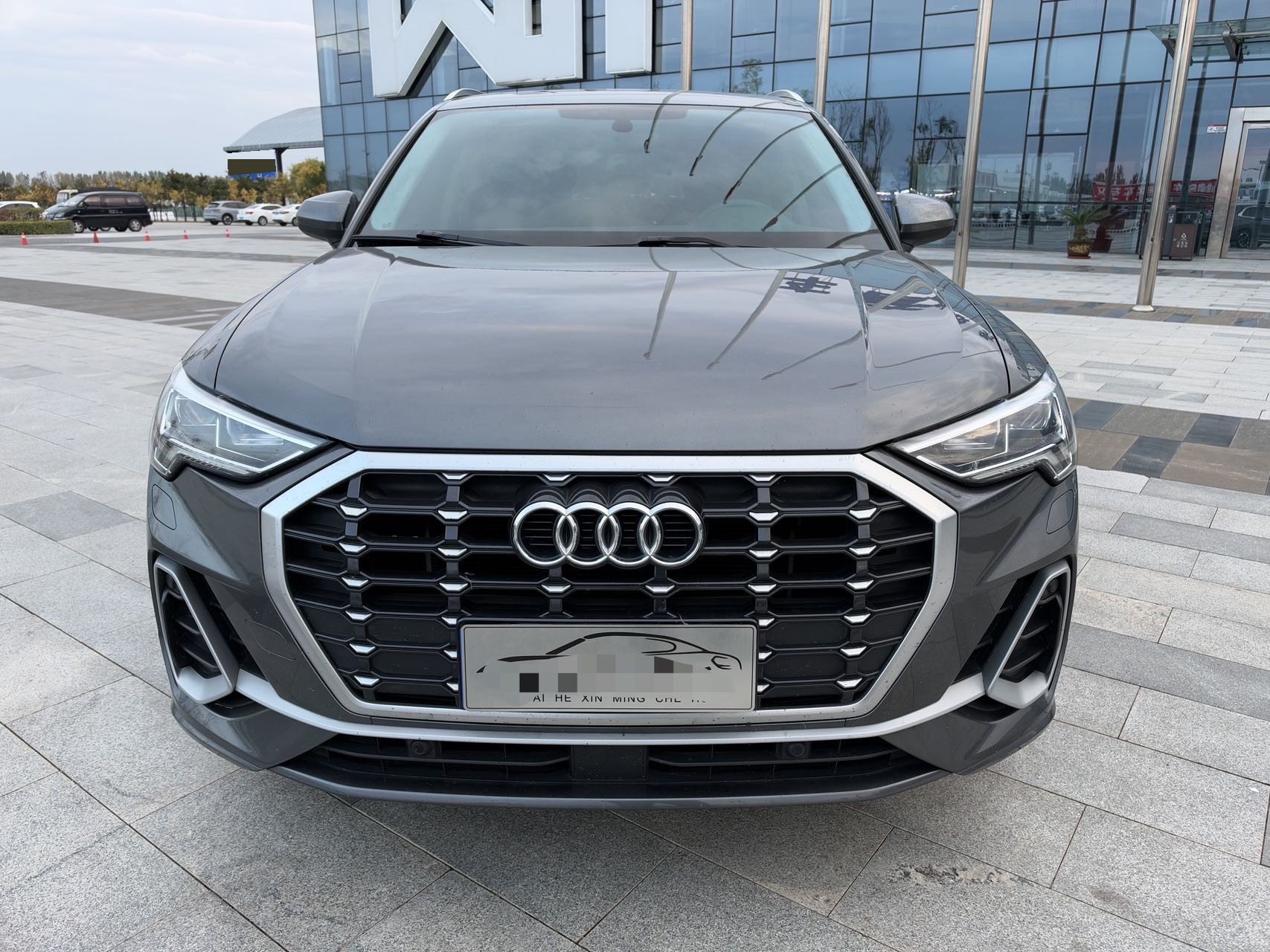 Audi Q3 2022 car image #2