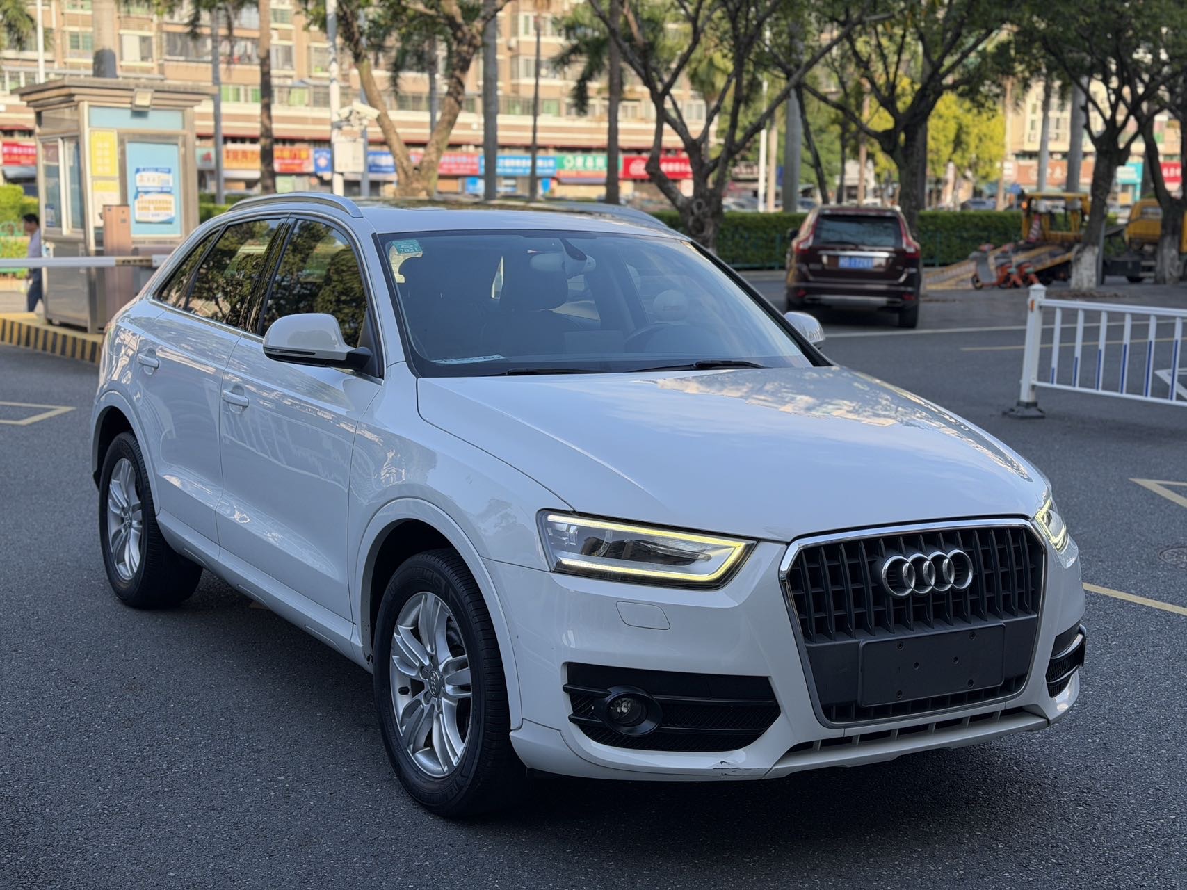 2015 car image #3