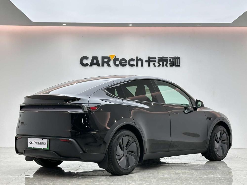 Tesla Model Y 2026 car image #7