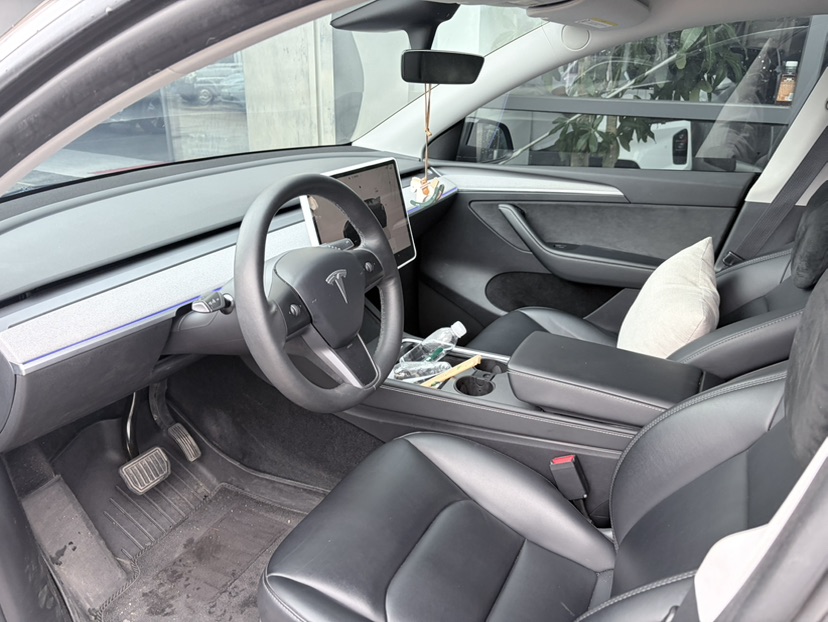 Tesla Model Y 2023 #2 Tesla Model Y 2023 car image #2