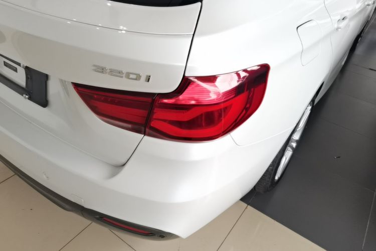 BMW 3 Series GT 2021 #8 BMW 3 Series GT 2021 car image #8