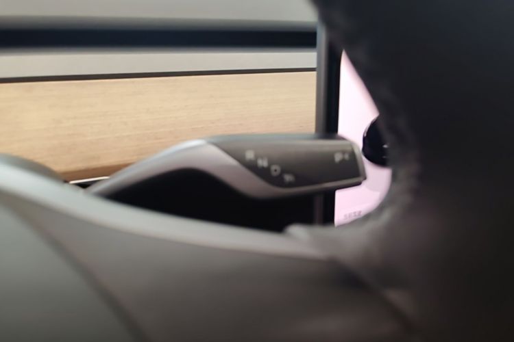 Tesla Model 3 2023 car image #14