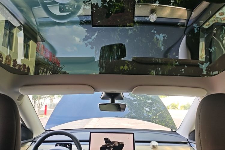 Tesla Model Y 2023 #18 Tesla Model Y 2023 car image #18