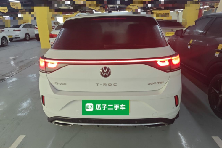 Volkswagen T-Roc 2023 car image #6