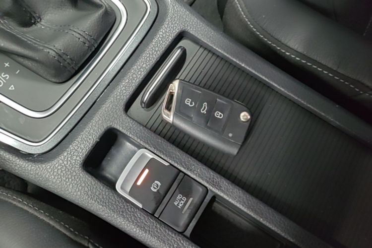 Volkswagen Golf 2019 #9 Volkswagen Golf 2019 car image #9
