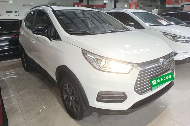 BYD Yuan New Energy 2019 immagine di auto #4