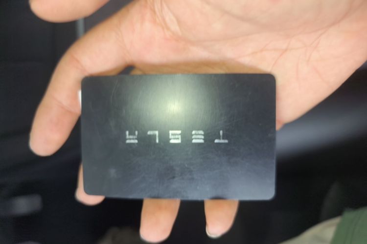 Tesla Model 3 2021 car image #9