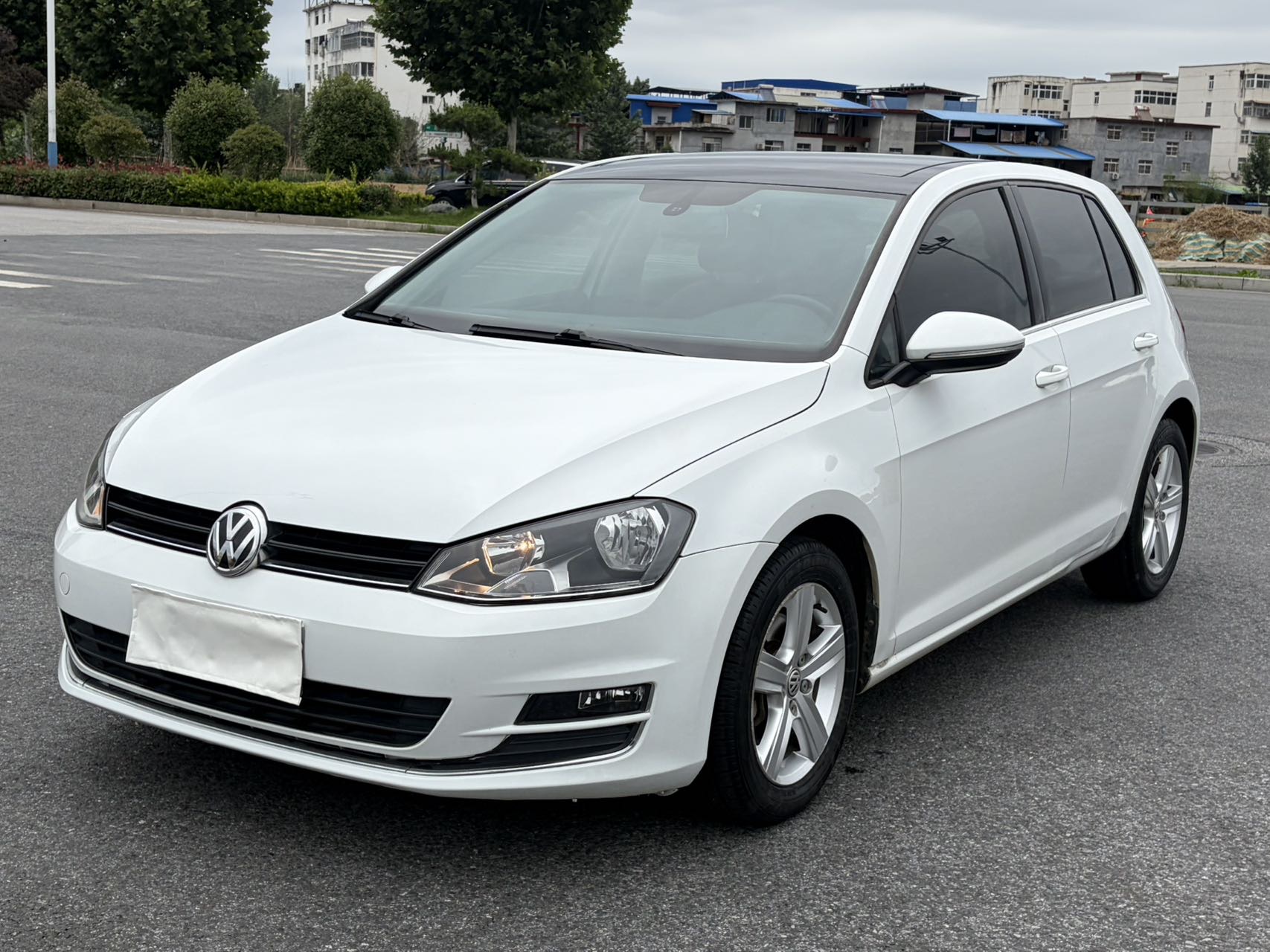 Volkswagen Golf 2015 Volkswagen Golf 2015 car image