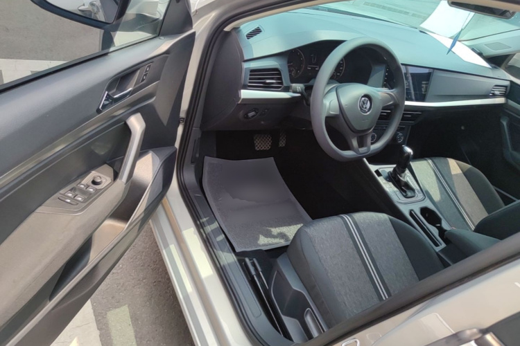 Volkswagen Lavida 2018 car image #16