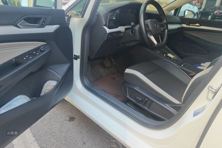Volkswagen Golf 2021 car image #18
