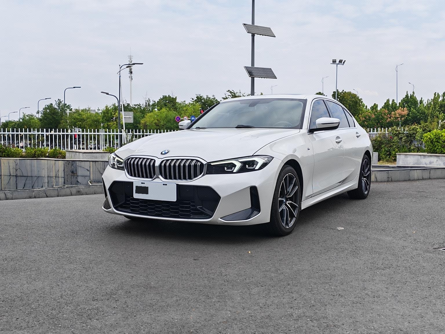 BMW 3 Series 2024 car image 