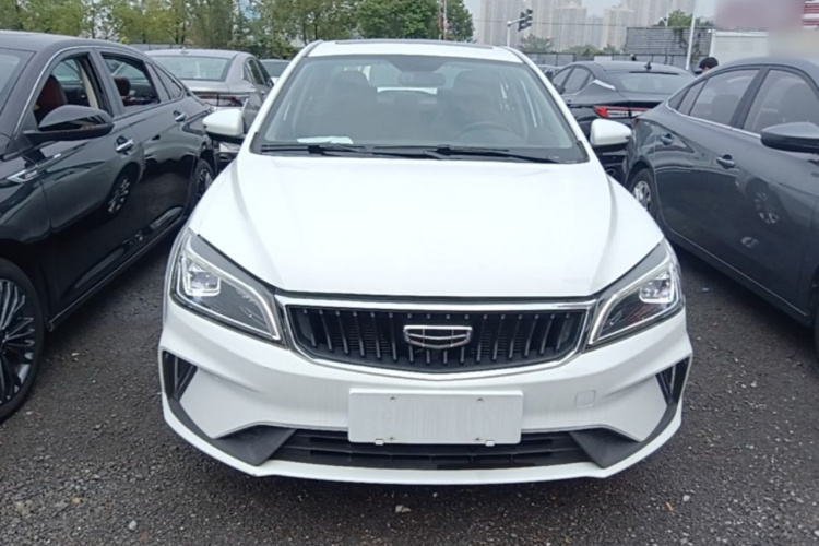 GEELY Emgrand 2021 изображение автомобиля #3