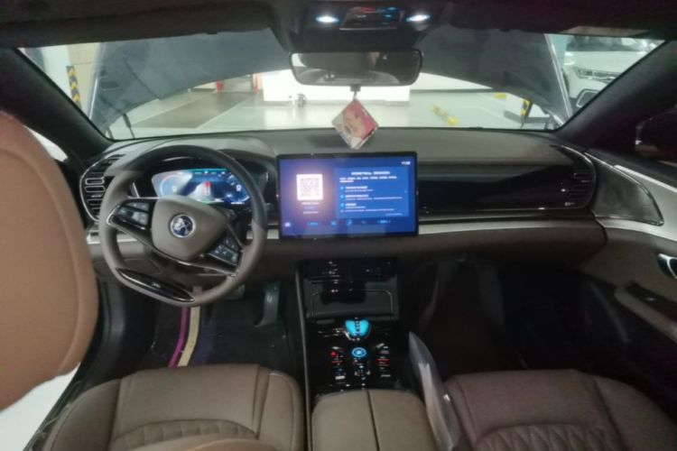 BYD Han 2023 car image #10