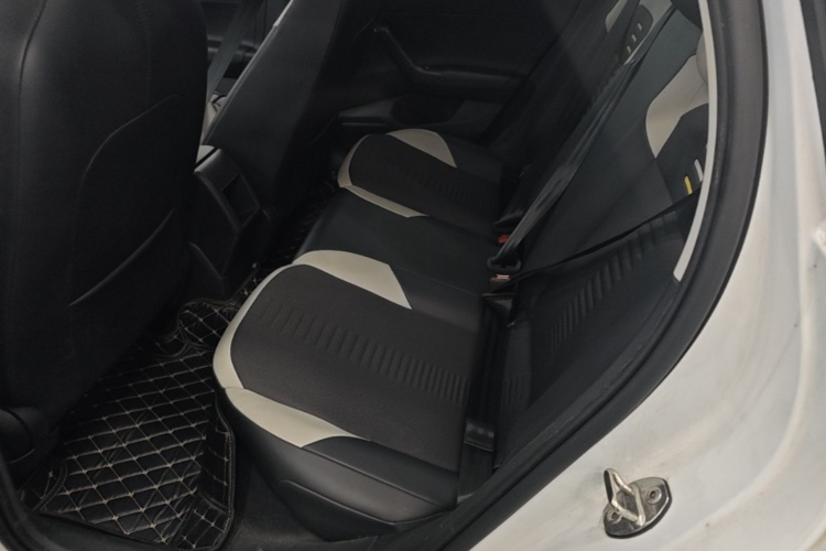 Volkswagen Polo 2022 immagine di auto #17