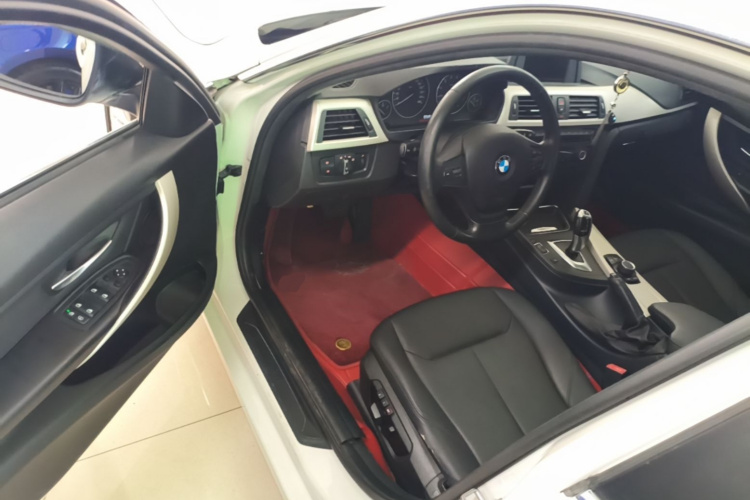 BMW 3 Series 2015 car image #12