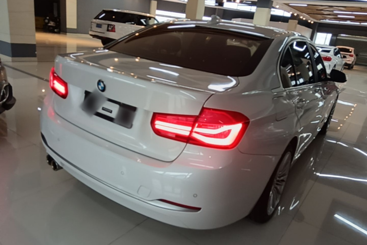 BMW 3 Series 2018 #7 BMW 3 Series 2018 car image #7
