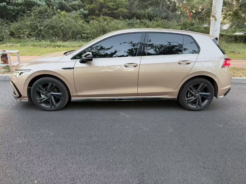 Volkswagen Golf 2022 car image #5
