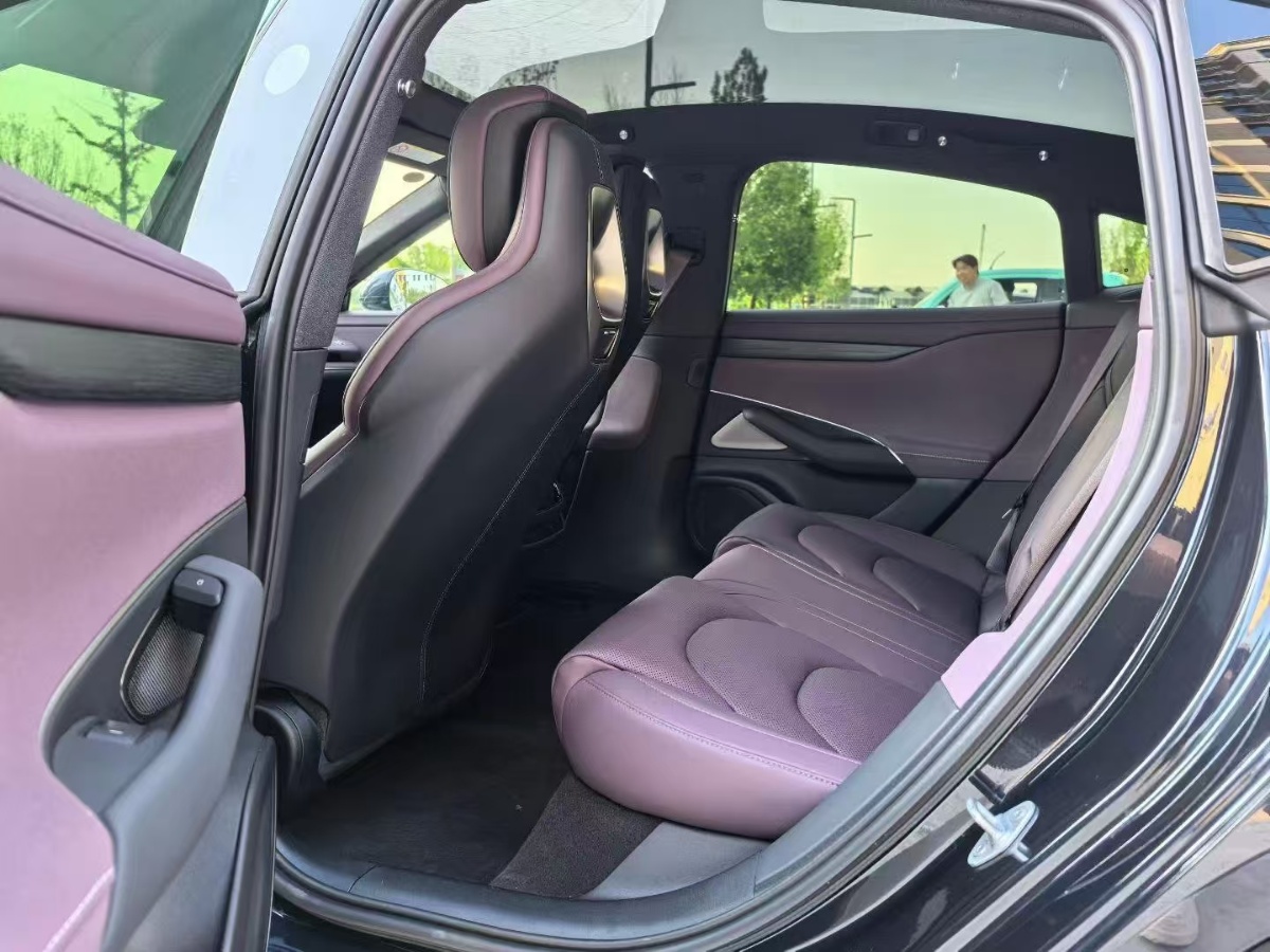 MI SU7 2025 imagen de coche #5