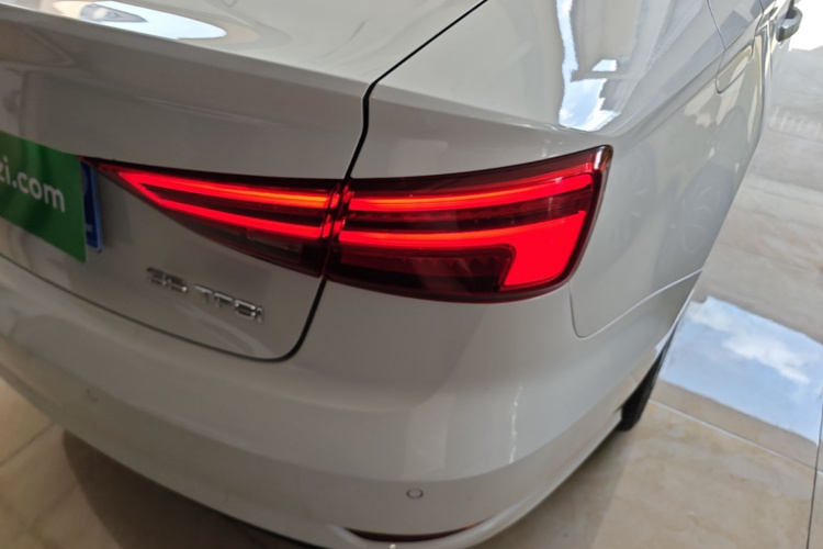 Audi A3 2018 car image #8