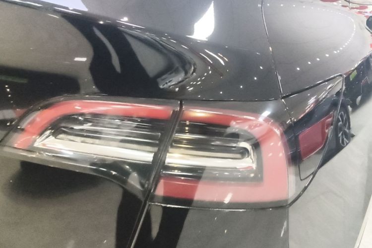 Tesla Model Y 2021 #8 Tesla Model Y 2021 car image #8