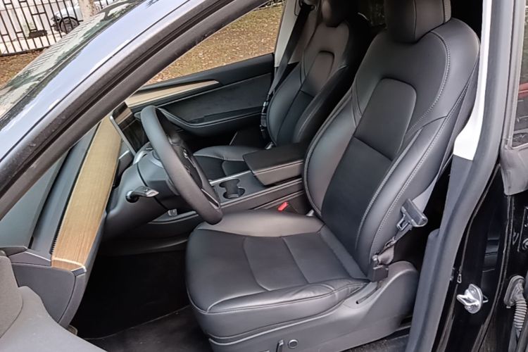 Tesla Model Y 2021 #19 Tesla Model Y 2021 car image #19