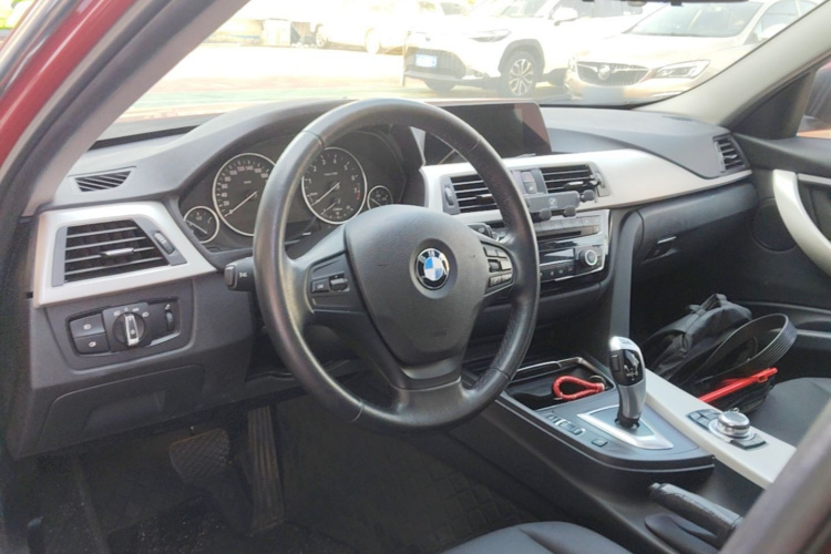 BMW 3 Series 2016 car image #10