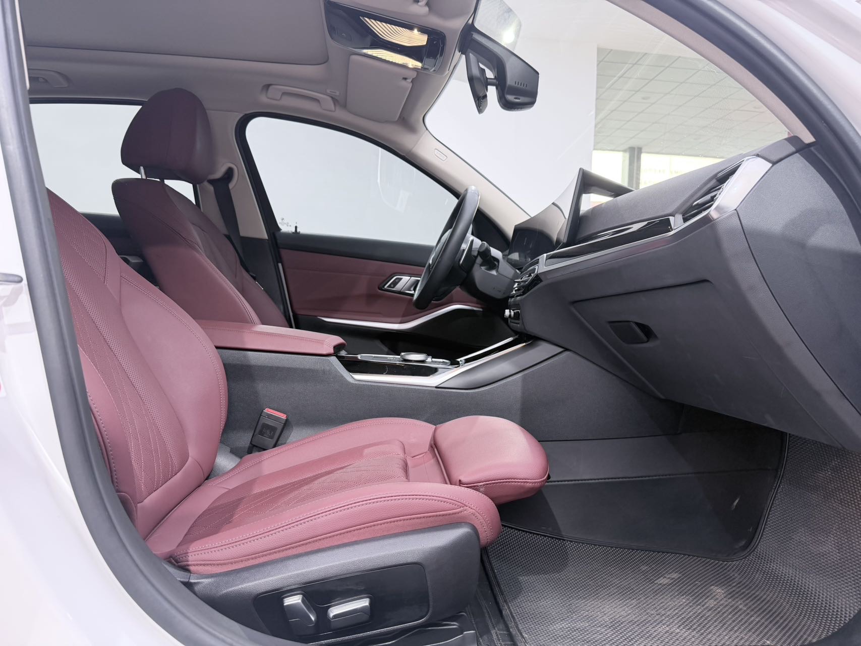 BMW 3 Series 2022 car image #8