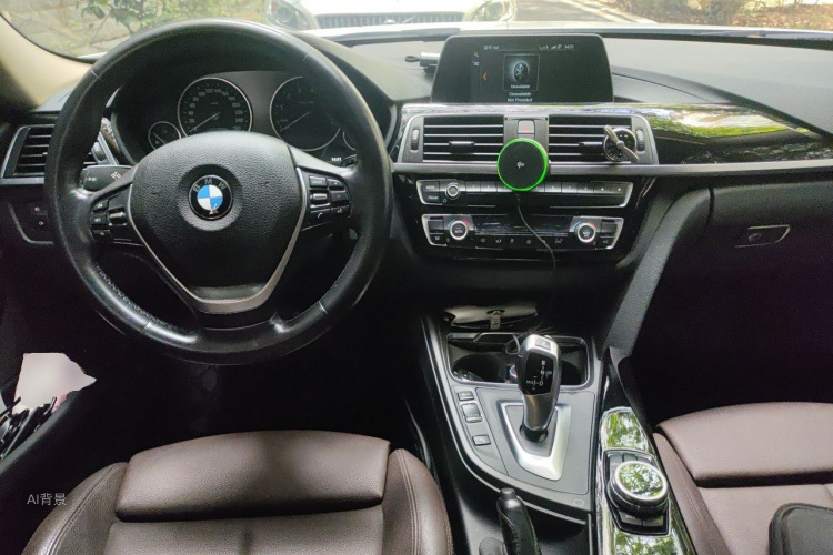 BMW 3 Series 2018 car image #11
