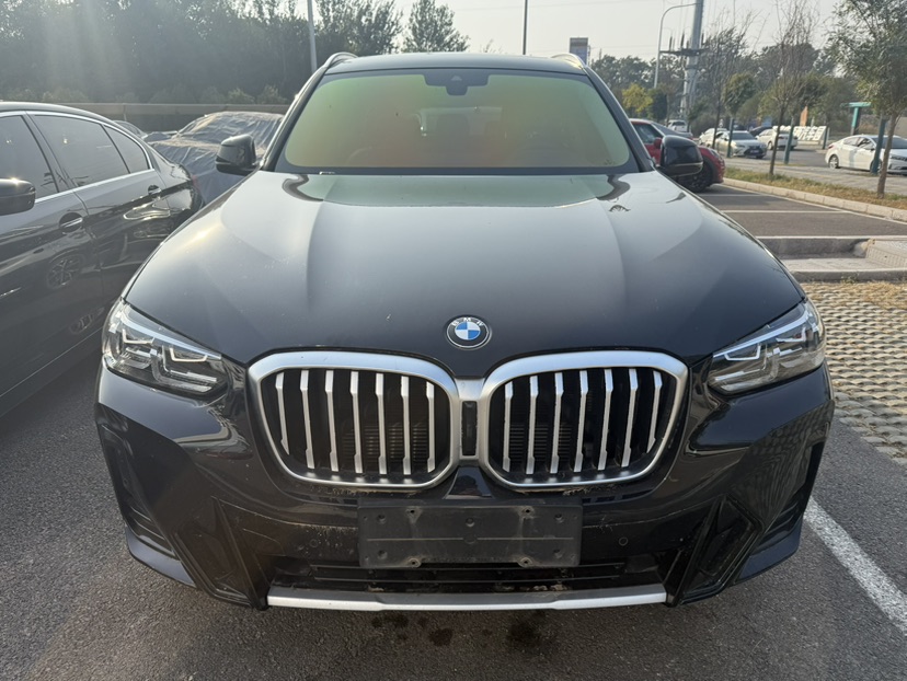 BMW X3 2024 car image #2