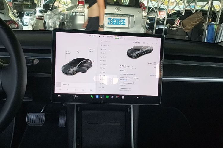 Tesla Model 3 2020 car image #13
