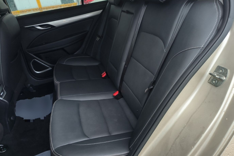 GEELY Emgrand 2020 car image #17