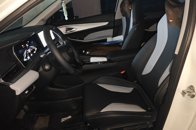 GEELY Binray 2024 #19 GEELY Binray 2024 صورة سيارة #19