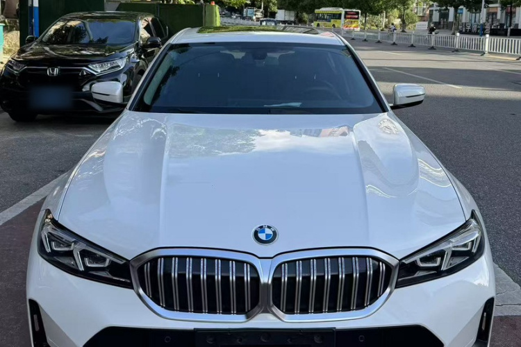 BMW 3 Series 2023 #3 BMW 3 Series 2023 car image #3