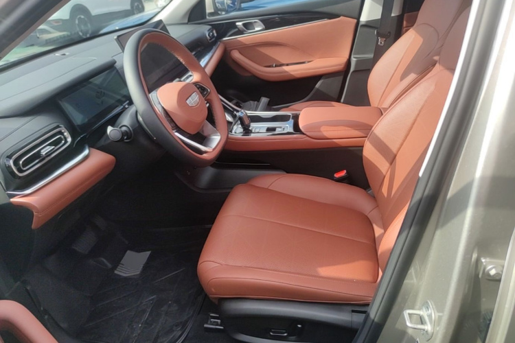 GEELY Emgrand 2025 #15 GEELY Emgrand 2025 car image #15