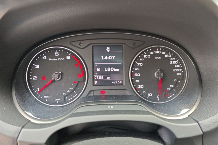 Audi A3 2019 immagine di auto #16