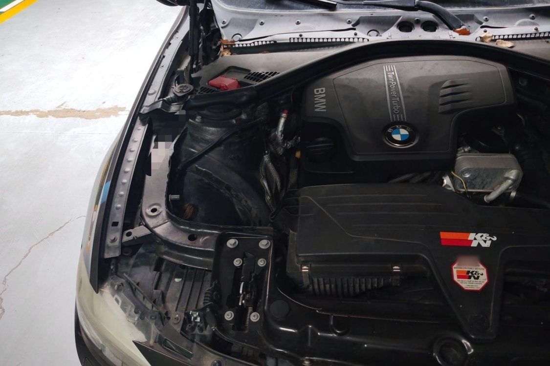 BMW 3 Series 2012 car image #11