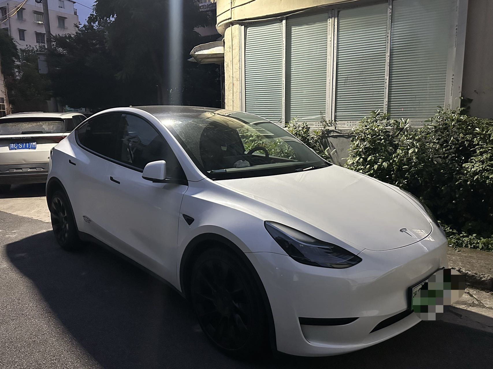 Tesla Model Y 2024 #2 Tesla Model Y 2024 car image #2