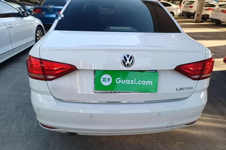 Volkswagen Lavida 2019 car image #6