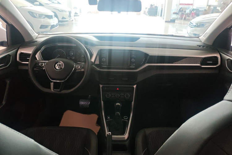 Volkswagen T-Cross 2020 изображение автомобиля #10