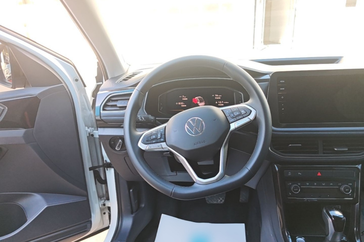Volkswagen Tharu 2025 car image #11
