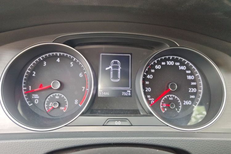 Volkswagen Golf 2015 car image #16