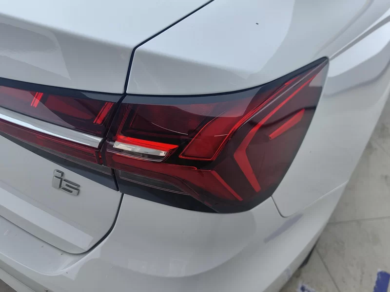 Roewe i5 2023 #5 Roewe i5 2023 imagen de coche #5