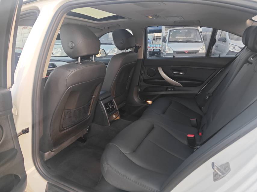 BMW 3 Series 2015 #8 BMW 3 Series 2015 car image #8