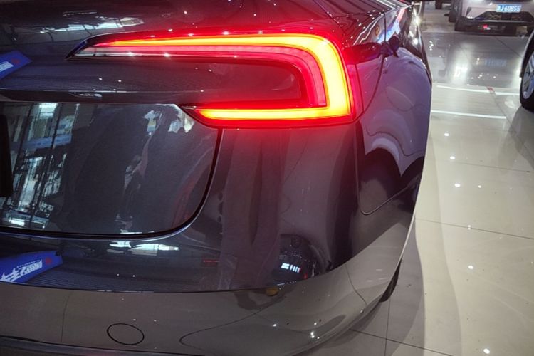 Tesla Model 3 2024 #8 Tesla Model 3 2024 car image #8