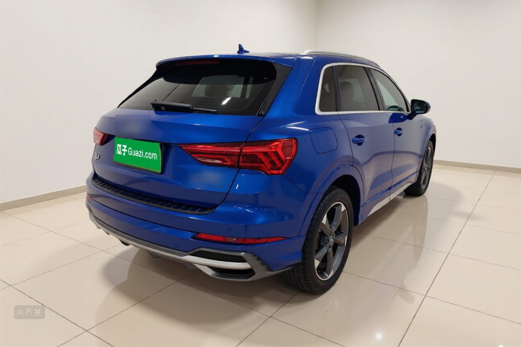 Audi Q3 2020 car image #7