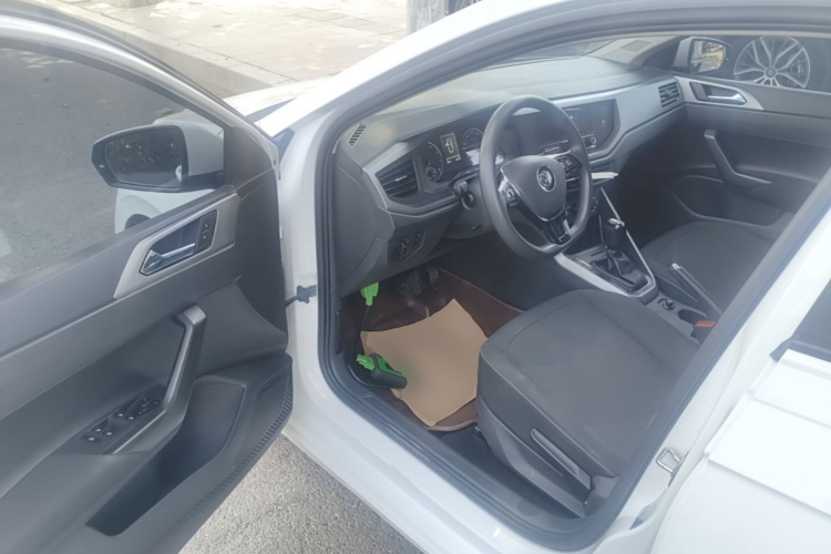 Volkswagen Polo 2020 car image #16