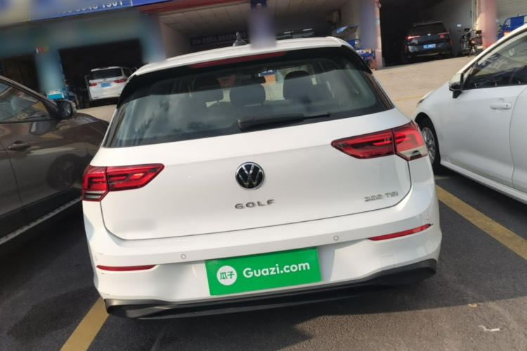 Volkswagen Golf 2023 immagine di auto #6